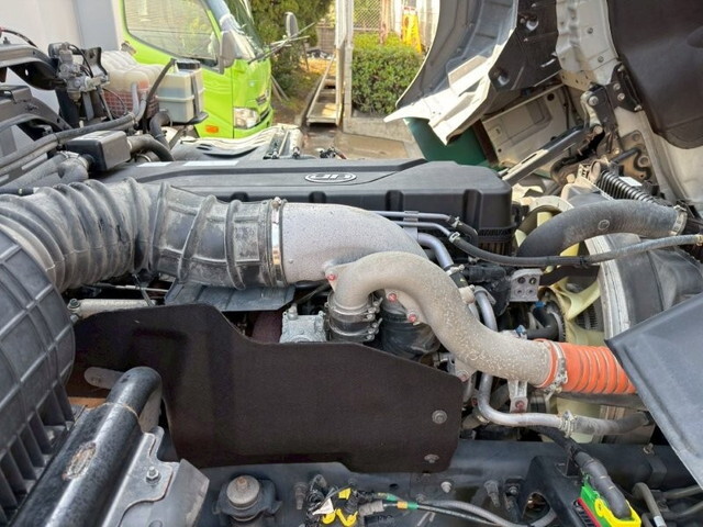 UDトラックスクオンアルミウイング大型（10t）[写真22]