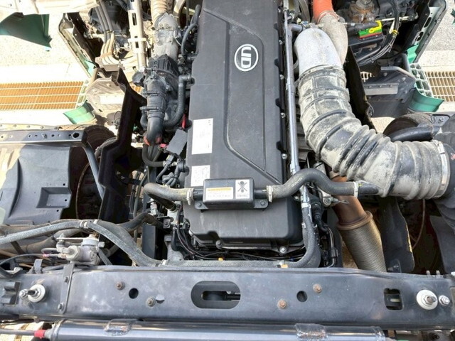 UDトラックスクオンアルミウイング大型（10t）[写真23]