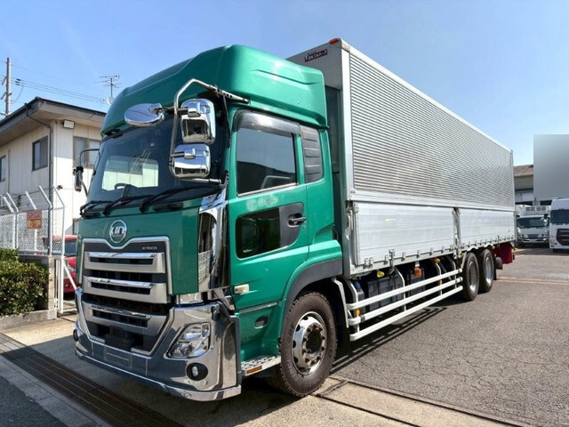 UDトラックスクオンアルミウイング大型（10t）[写真03]