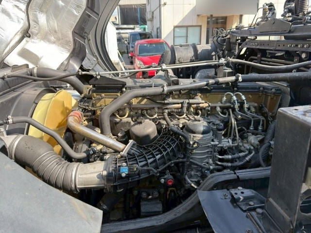 三菱ふそうスーパーグレートトレーラーヘッド（トラクターヘッド）大型（10t）[写真11]