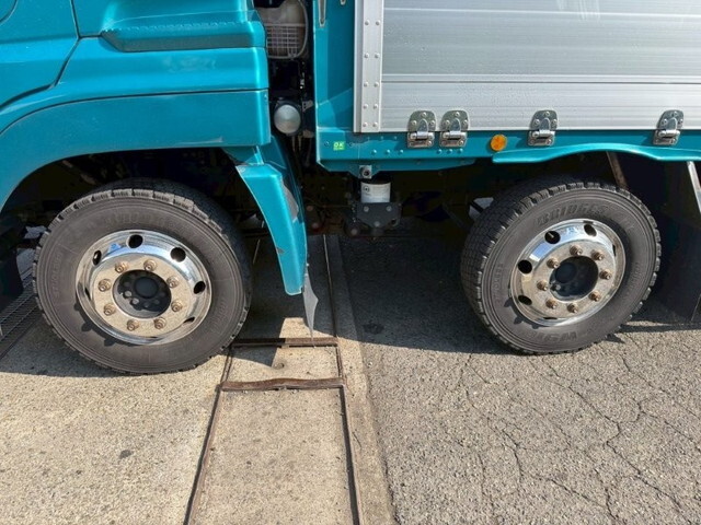 UDトラックスクオンアルミウイング大型（10t）[写真22]