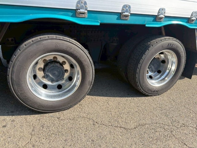 UDトラックスクオンアルミウイング大型（10t）[写真23]