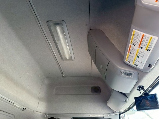 UDトラックスクオンアルミウイング大型（10t）[写真28]