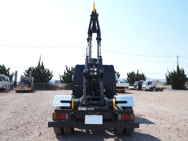 いすゞエルフコンテナ専用車小型（2t・3t）[写真15]