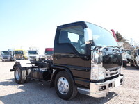 いすゞエルフコンテナ専用車小型（2t・3t）[写真01]