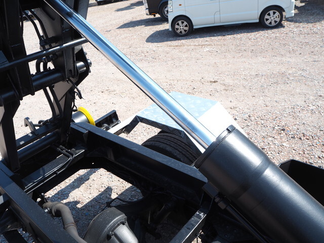 いすゞエルフコンテナ専用車小型（2t・3t）[写真21]