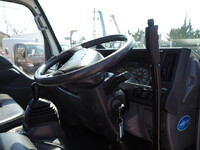 いすゞエルフコンテナ専用車小型（2t・3t）[写真36]