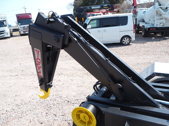 いすゞエルフコンテナ専用車小型（2t・3t）[写真08]