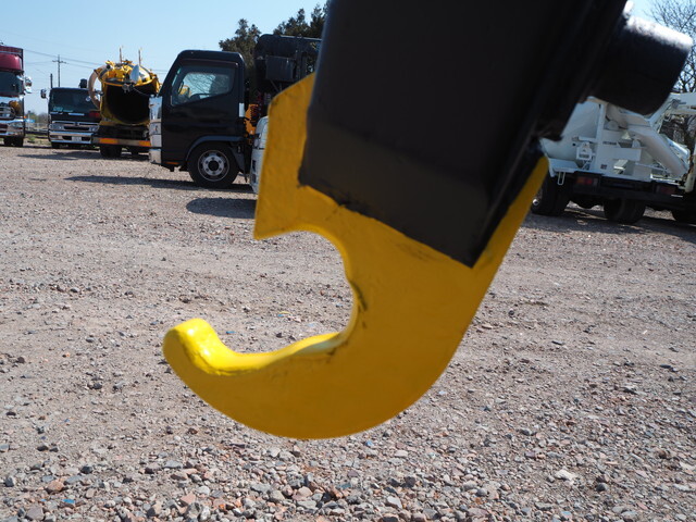 いすゞエルフコンテナ専用車小型（2t・3t）[写真09]