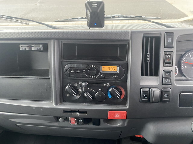 いすゞエルフアルミバン小型（2t・3t）[写真11]