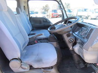 いすゞエルフダブルキャブ（Wキャブ）小型（2t・3t）[写真17]