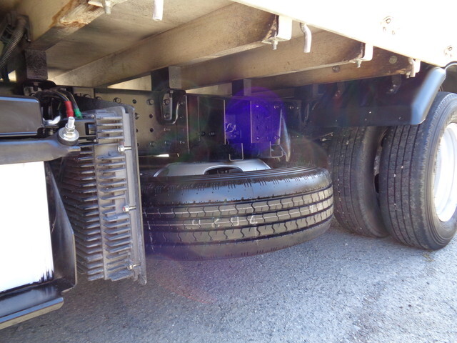 三菱ふそうキャンター平ボディ小型（2t・3t）[写真22]