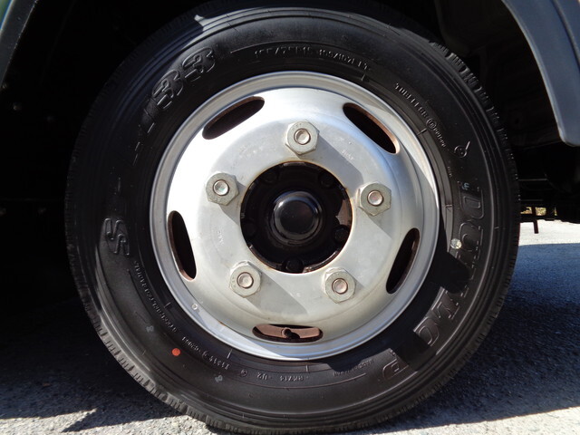 三菱ふそうキャンター平ボディ小型（2t・3t）[写真26]