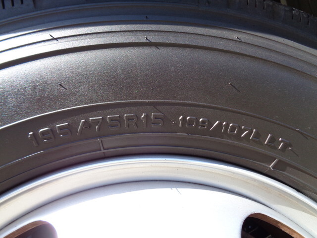 三菱ふそうキャンター平ボディ小型（2t・3t）[写真27]