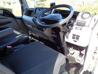 三菱ふそうキャンター平ボディ小型（2t・3t）[写真30]