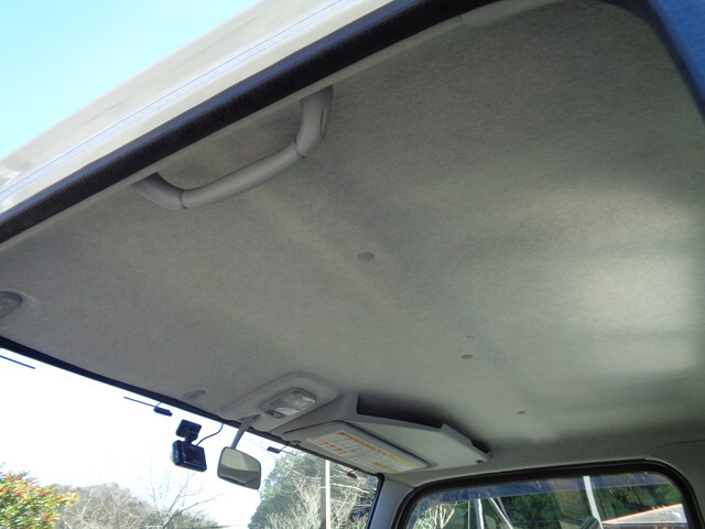 三菱ふそうキャンター平ボディ小型（2t・3t）[写真33]