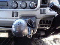 三菱ふそうキャンター平ボディ小型（2t・3t）[写真36]