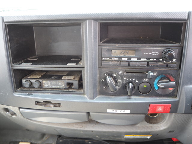 マツダタイタンタンク車（タンクローリー）小型（2t・3t）[写真37]