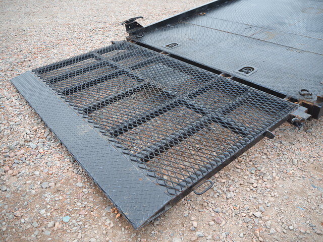 日野レンジャーセーフティクレーン4段中型（4t）[写真23]