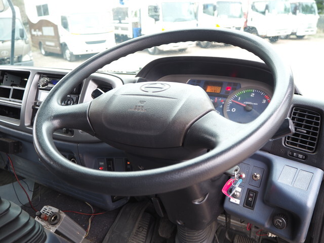 日野レンジャーセーフティクレーン4段中型（4t）[写真35]