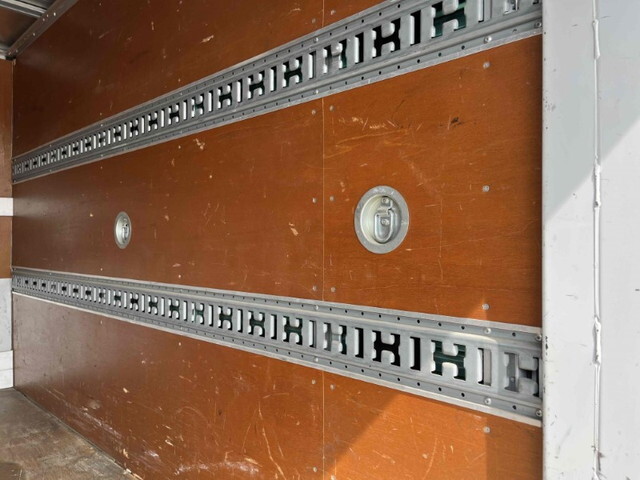 三菱ふそうキャンターアルミバン小型（2t・3t）[写真13]