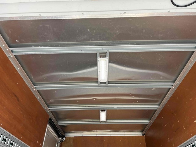 三菱ふそうキャンターアルミバン小型（2t・3t）[写真14]