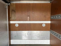 三菱ふそうキャンターアルミバン小型（2t・3t）[写真16]