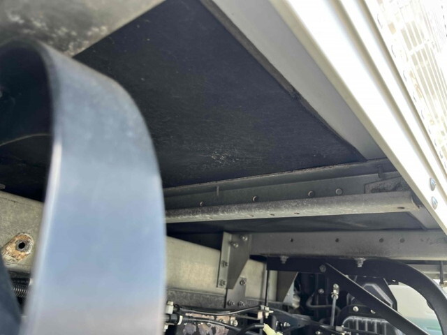 三菱ふそうキャンターアルミバン小型（2t・3t）[写真18]