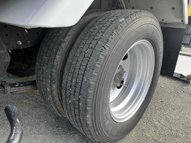 三菱ふそうキャンターアルミバン小型（2t・3t）[写真30]