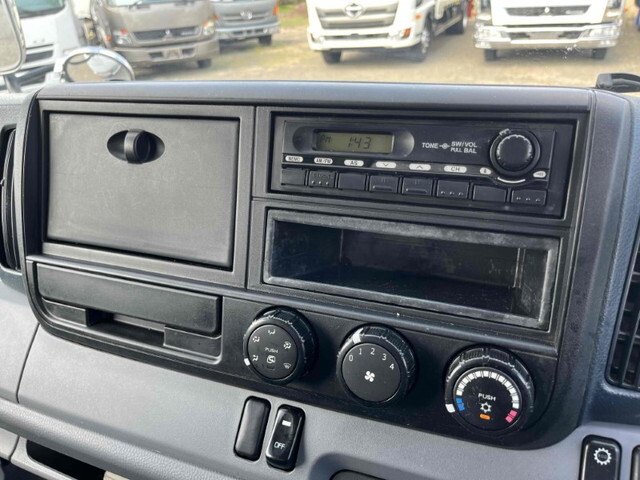 三菱ふそうキャンターアルミバン小型（2t・3t）[写真33]