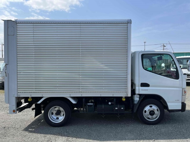 三菱ふそうキャンターアルミバン小型（2t・3t）[写真06]