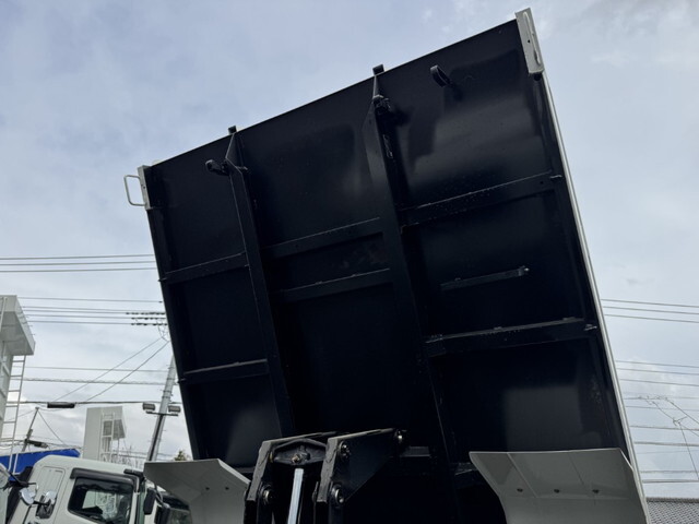 いすゞフォワードダンプ中型（4t）[写真11]