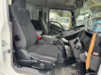 いすゞフォワードアルミウイング中型（4t）[写真16]