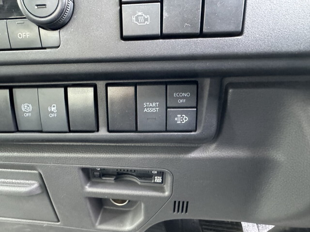 いすゞフォワードアルミウイング中型（4t）[写真20]