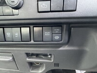 いすゞフォワードアルミウイング中型（4t）[写真21]