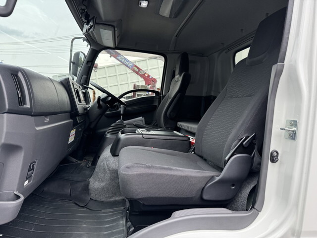 いすゞフォワードアルミウイング中型（4t）[写真26]