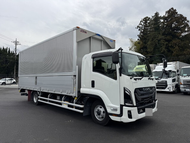 いすゞフォワードアルミウイング中型（4t）[写真03]