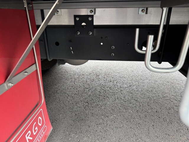 いすゞフォワードアルミウイング中型（4t）[写真35]