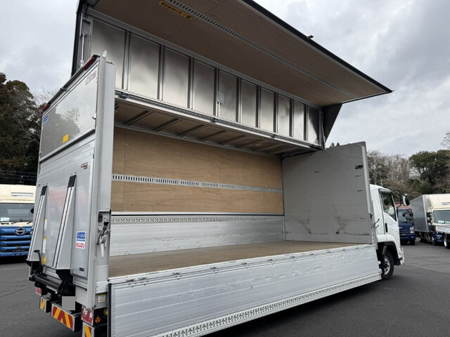 いすゞフォワードアルミウイング中型（4t）[写真07]