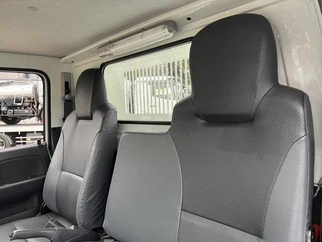 いすゞエルフダンプ小型（2t・3t）[写真15]