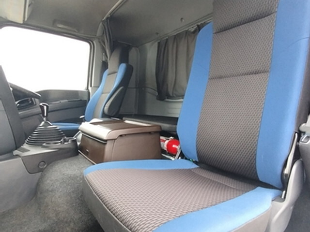 いすゞギガアルミブロック大型（10t）[写真24]