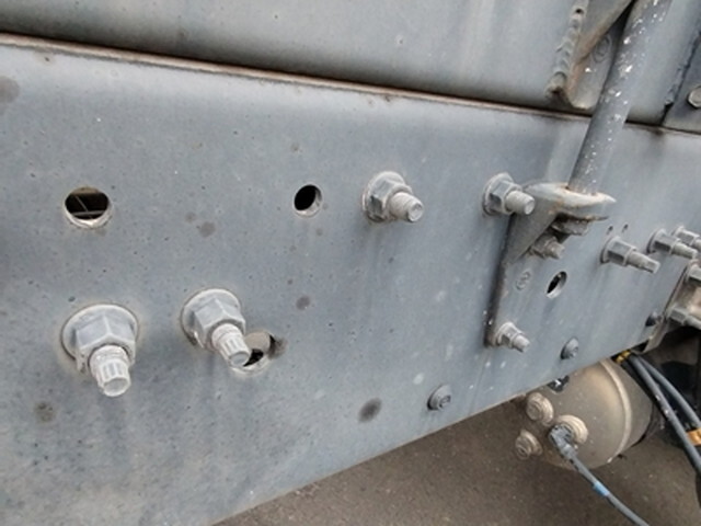 UDトラックスクオンダンプ大型（10t）[写真11]