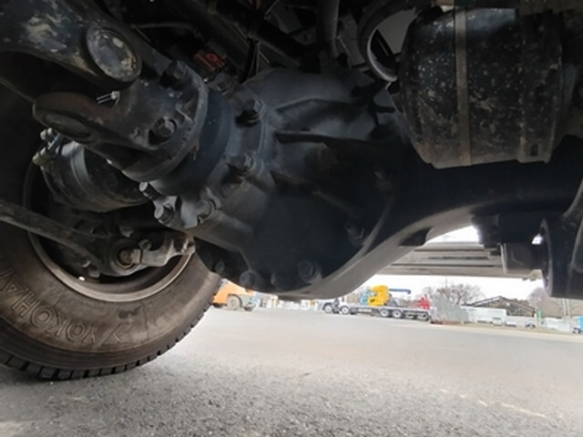 UDトラックスクオンダンプ大型（10t）[写真17]