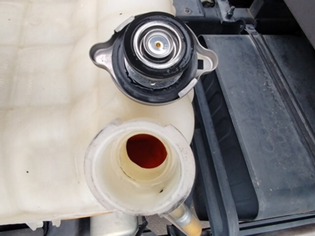 UDトラックスクオンダンプ大型（10t）[写真24]