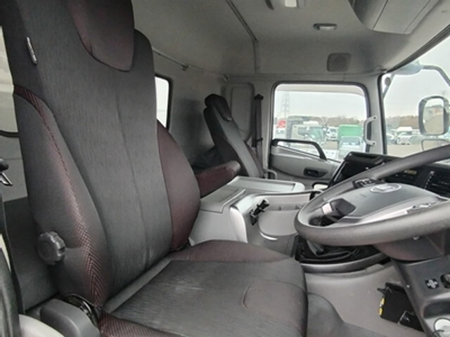 UDトラックスクオンダンプ大型（10t）[写真25]