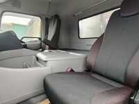 UDトラックスクオンダンプ大型（10t）[写真27]