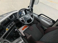 UDトラックスクオンダンプ大型（10t）[写真28]