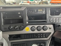 UDトラックスクオンダンプ大型（10t）[写真29]