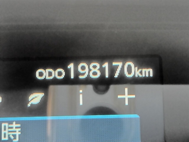 UDトラックスクオンダンプ大型（10t）[写真30]