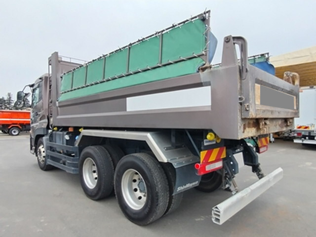 UDトラックスクオンダンプ大型（10t）[写真04]